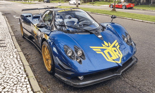 O Pagani Zonda F com Placas do Paraguai que veio ao Brasil