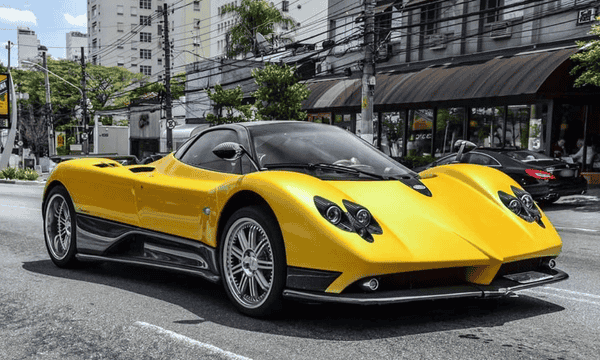 Pagani Zonda F Clubsport na cor Giallo Genevra