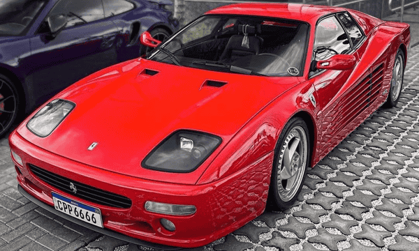 Ferrari F512 M Rosso Corsa em São Paulo