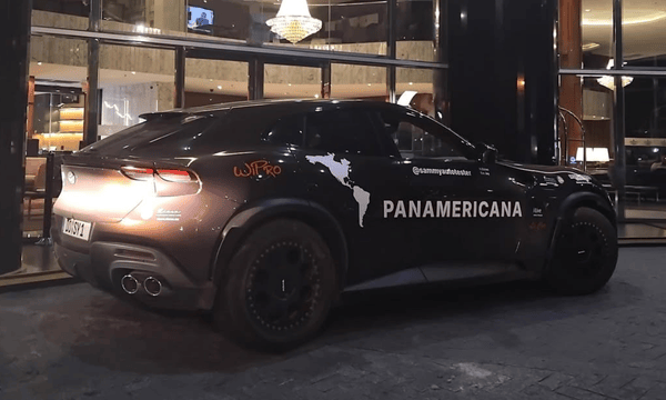Ferrari Purosangue com placa da Alemanha no Brasil