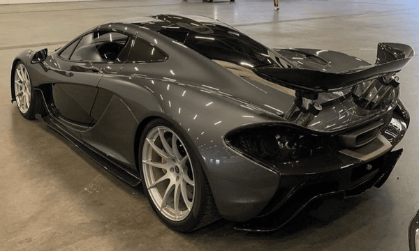 McLaren P1 chassi #241 na cor Graphite Grey