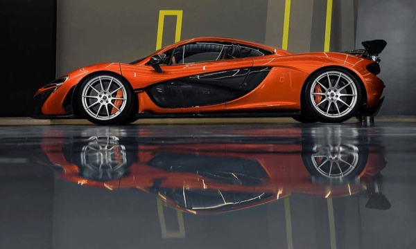 Terceira McLaren P1 em solo brasileiro