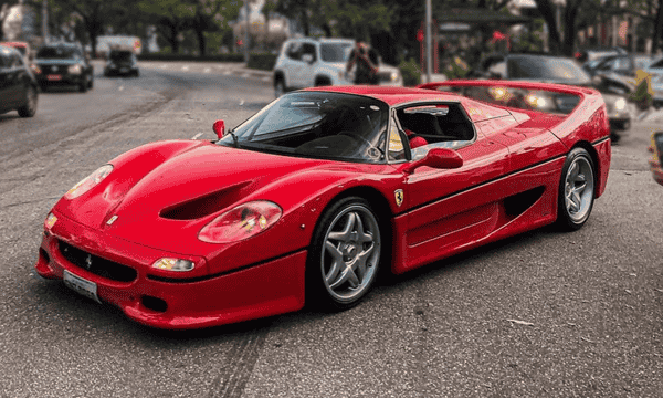 A História Completa da Única Ferrari F50 do Brasil