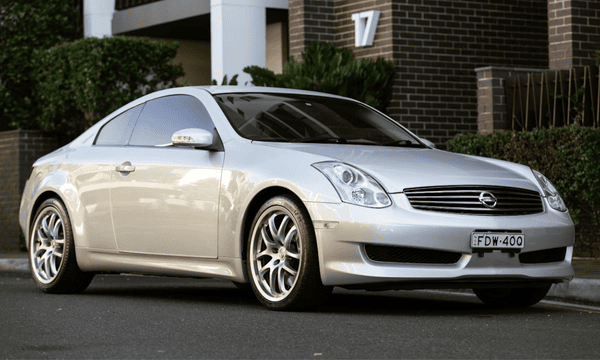Nissan Skyline V35