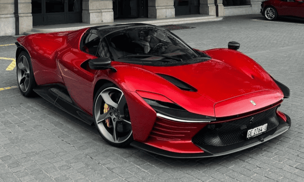 Primeira Ferrari Daytona SP3 do Brasil exportada para a Suíça