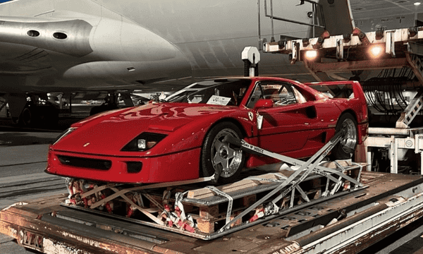 Segunda Unidade da Ferrari F40 Chega ao Brasil