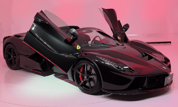 Primeira Ferrari LaFerrari Aperta do Brasil